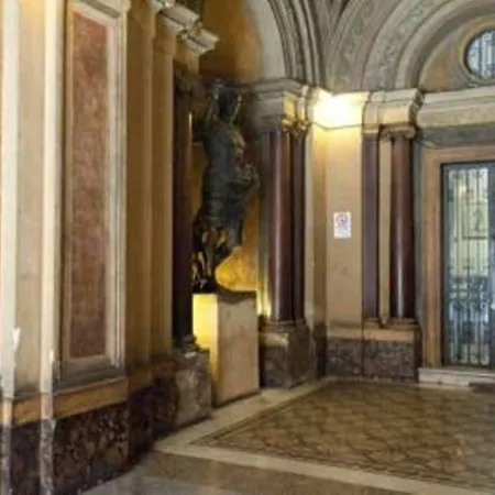 Migdal Palace Apartment
